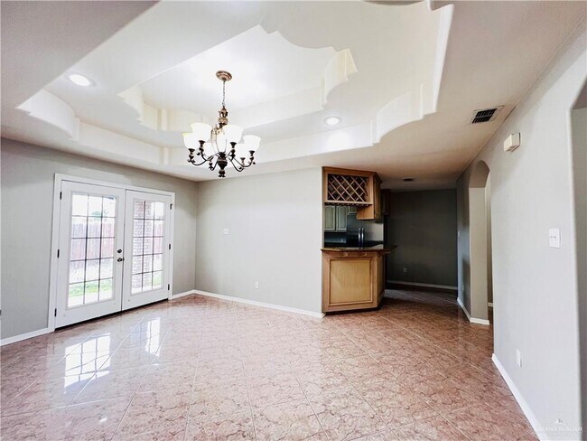 Building Photo - 18 La Vista St