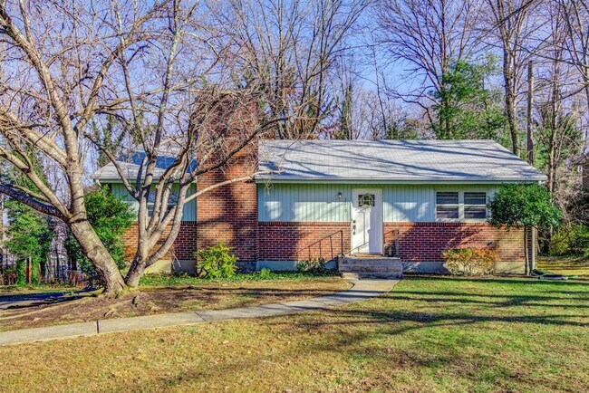 Foto del edificio - 3210 Ledgewood Ave