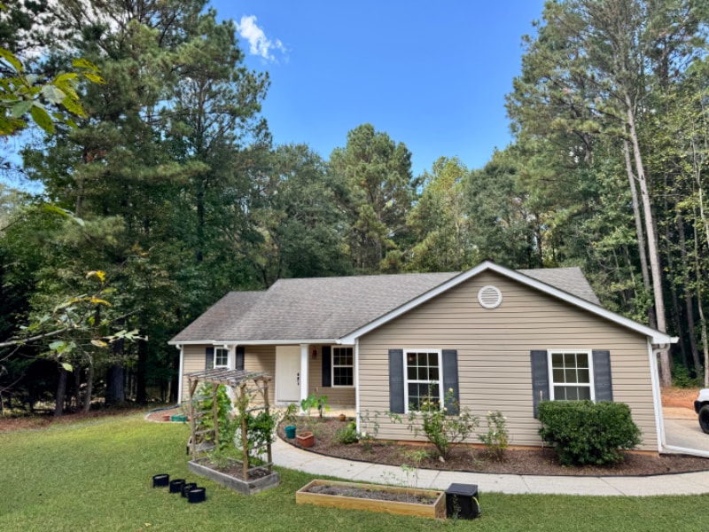 Primary Photo - 350 Bee Rd