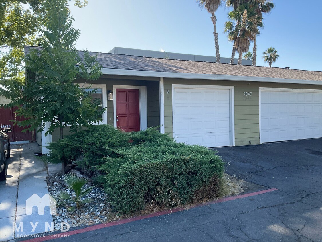 Foto del edificio - 7047 Greenback Ln