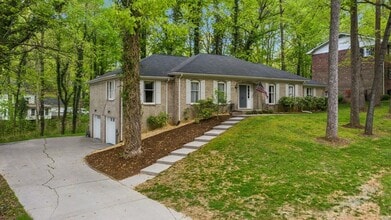 Building Photo - 555 Hunter Trail
