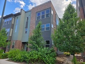 Building Photo - 8652 E 47th Ave