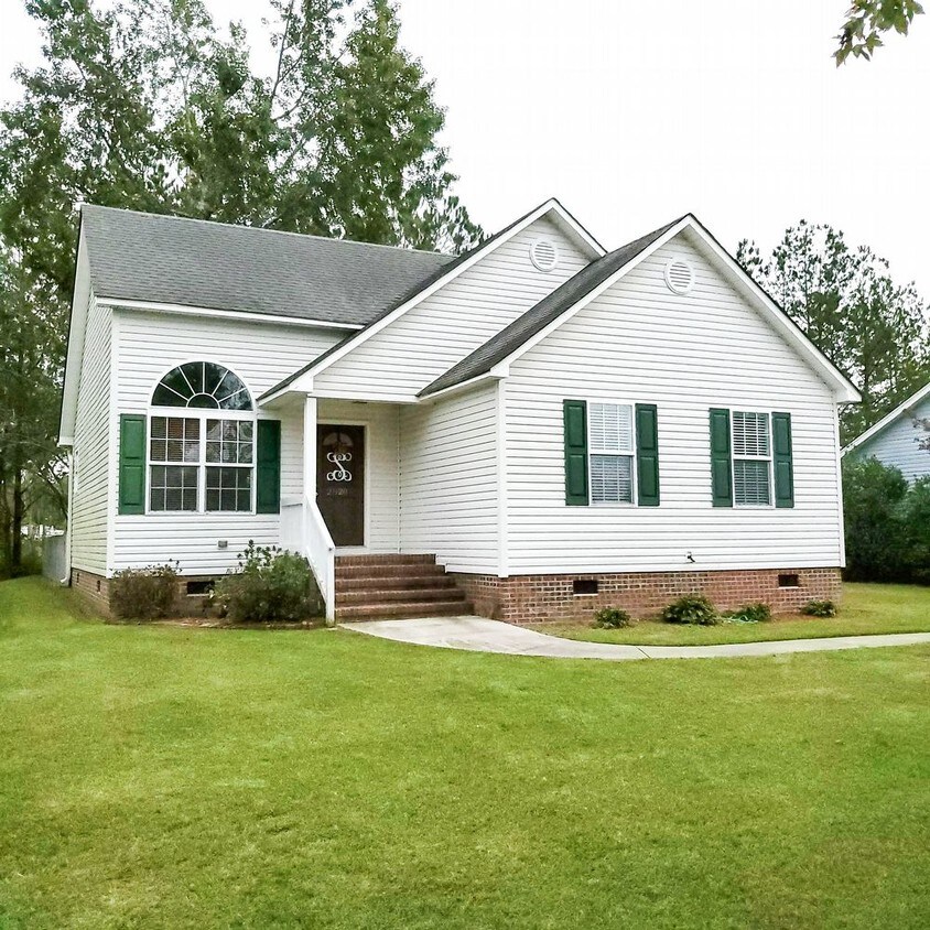 NORTH COUNTY SQUARE House Rental in Castle Hayne, NC