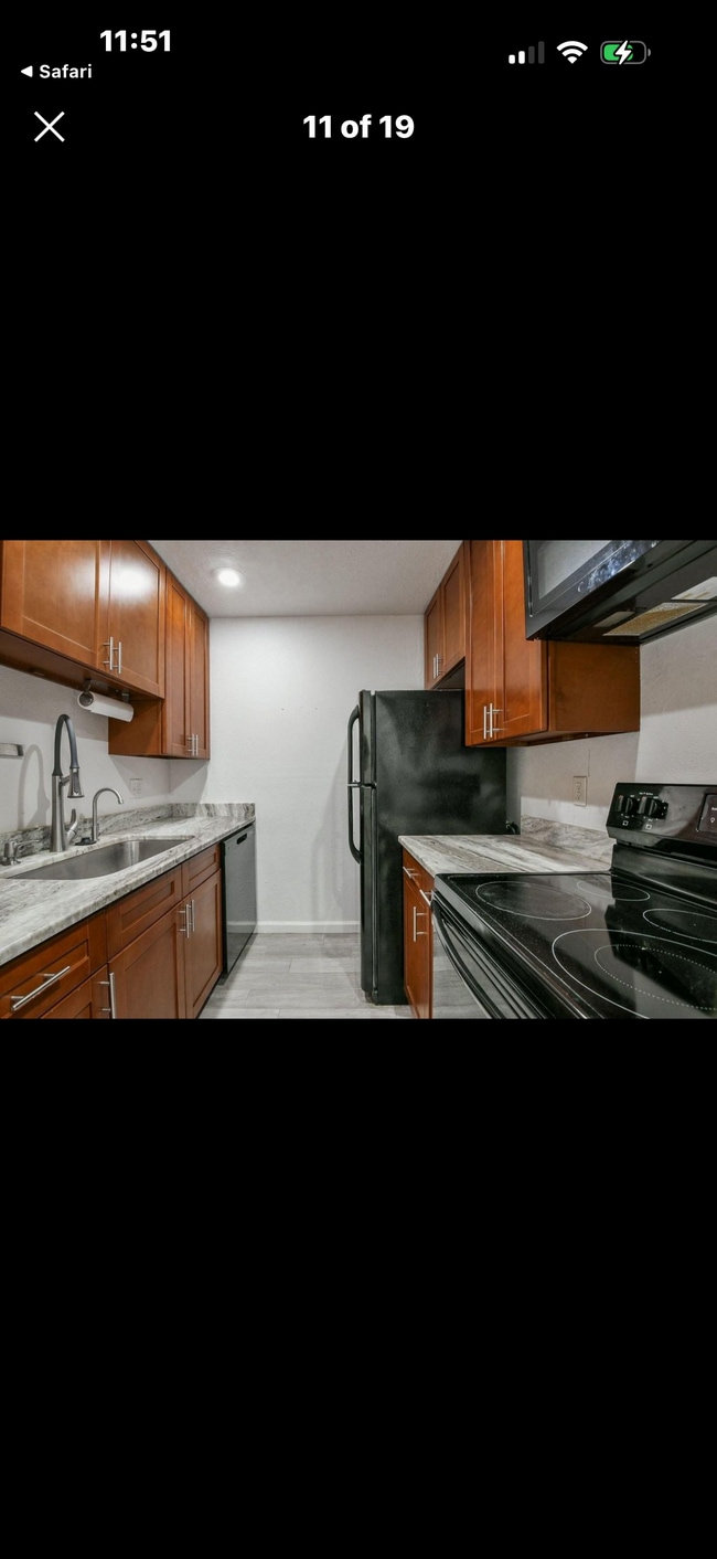Building Photo - 5001 Lamonte Ln