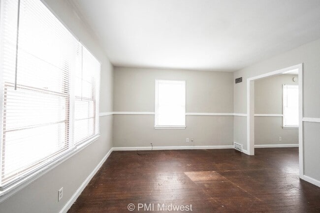 Foto del edificio - Charming 2 Bedroom Duplex with Spacious La...