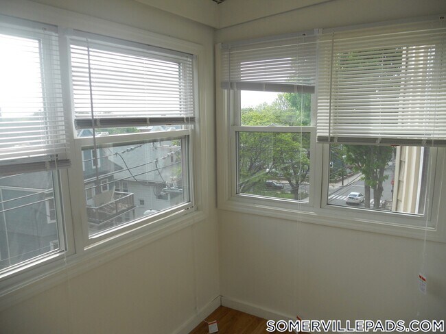Foto del edificio - 223 Summer St