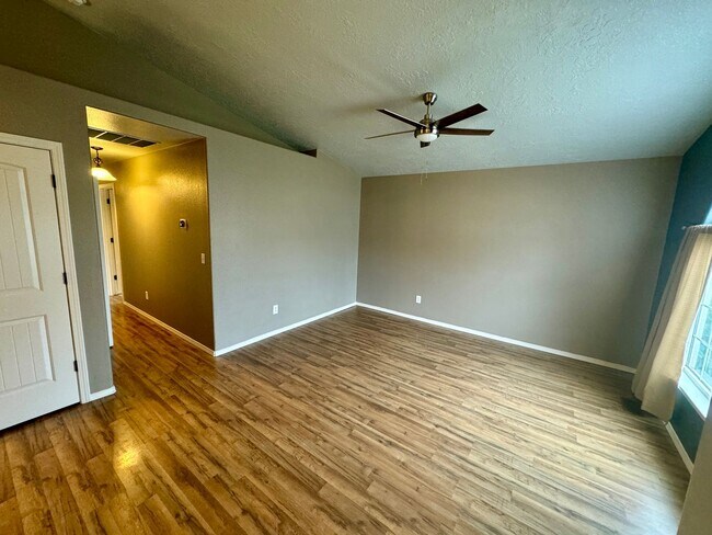 Foto del edificio - Beautiful Home in Prime Meridian Location