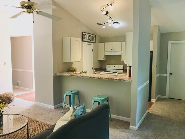 Building Photo - 5000 Turtle Rock Dr