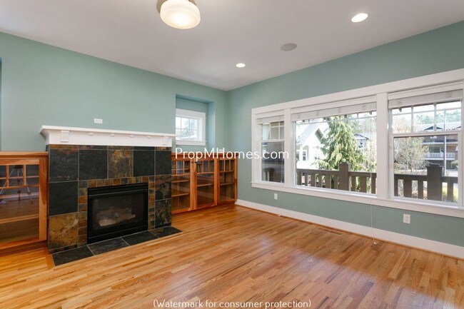 Building Photo - 7085 SW Kelsi Terrace