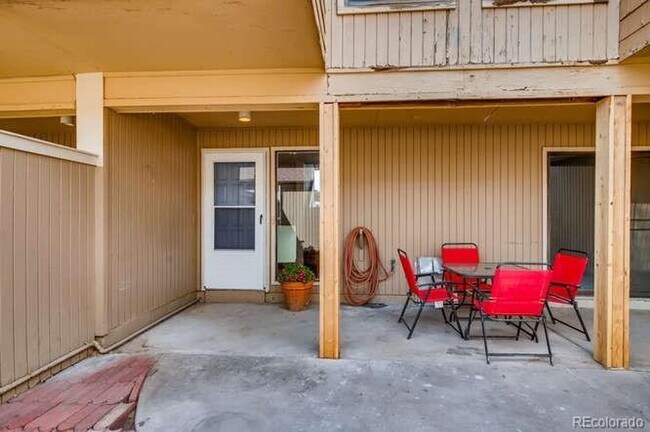 Foto del edificio - Beautifully Remodeled 3 bedroom Townhome in the Pinery.