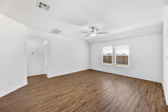 Foto del edificio - 303 Chickasaw Ln