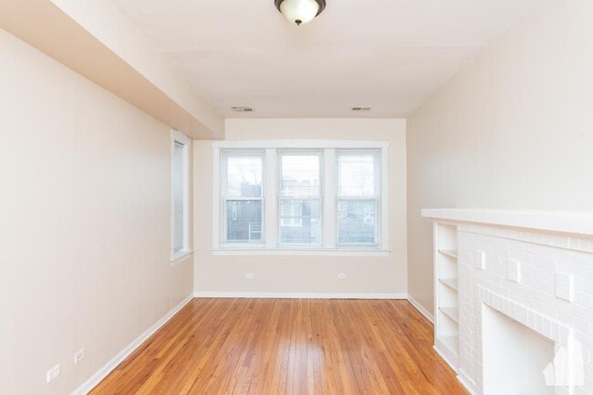 Building Photo - 2 bedroom in Chicago IL 60625