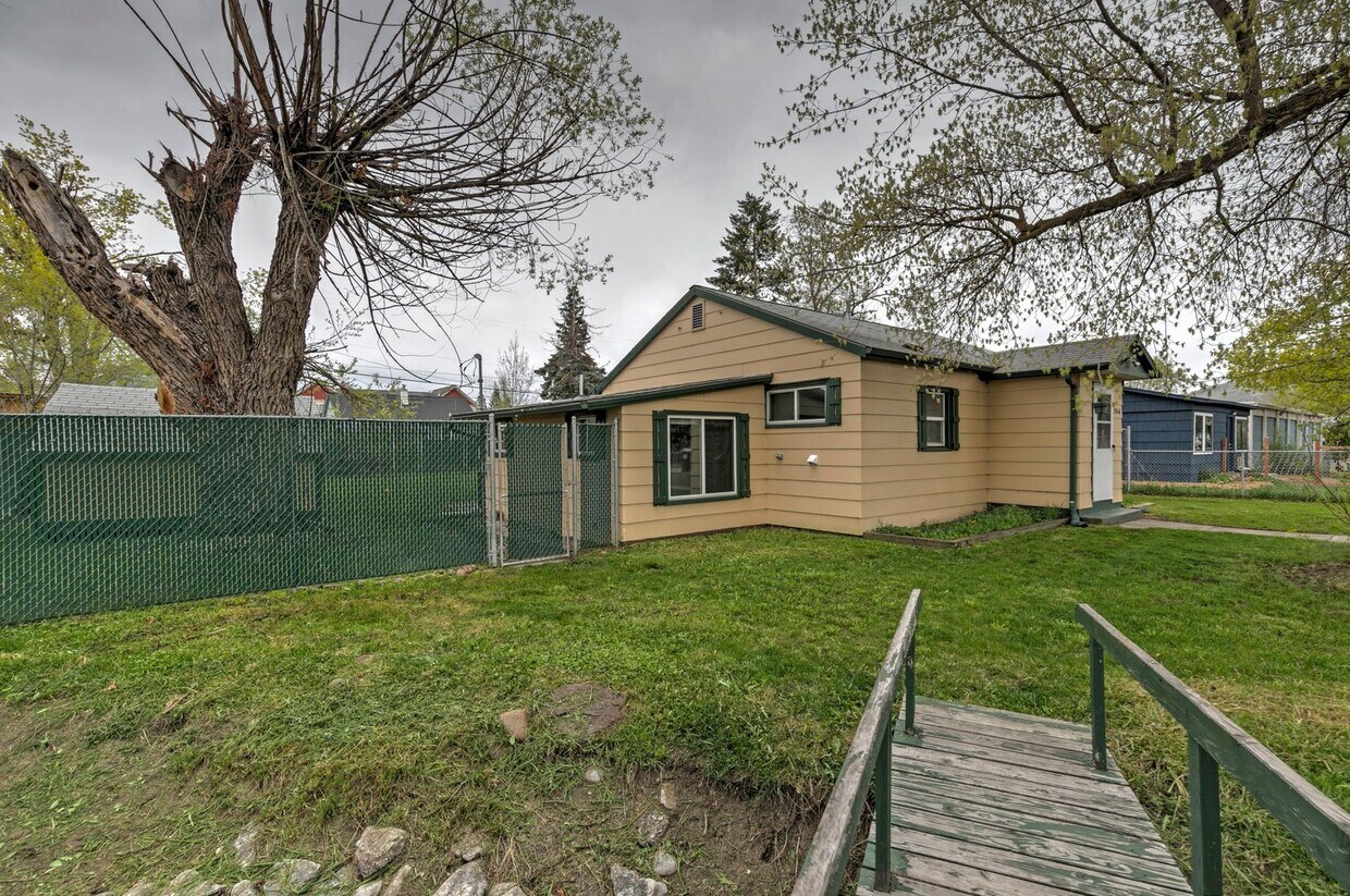 Foto principal - 2 Bed - 1 Bath - Pet Friendly