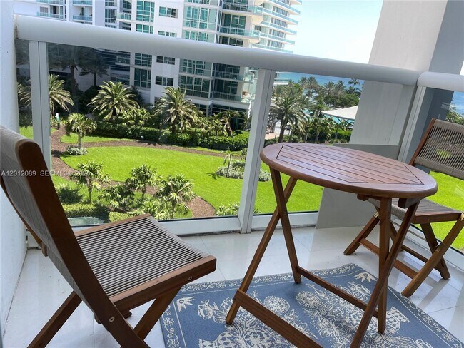 Foto del edificio - 10275 Collins Ave