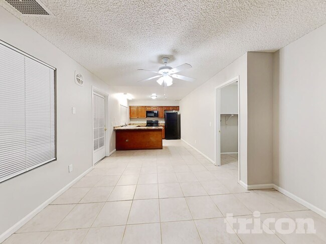 Foto del edificio - 6431 W Hatcher Rd