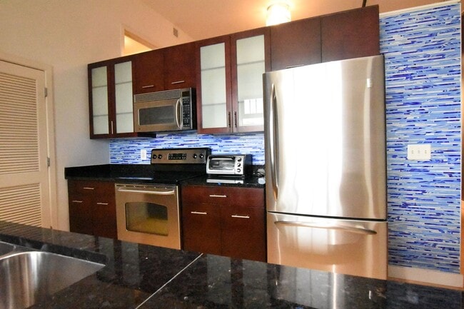 Building Photo - Chic, Contemporary 1 BD 1.5 BA Condo in the Mount Pleasant neighborhood of NW DC!!