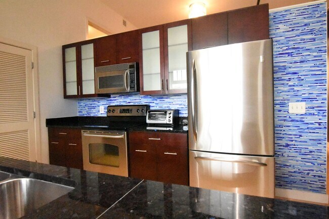 Foto del edificio - Chic, Contemporary 1 BD 1.5 BA Condo in the Mount Pleasant neighborhood of NW DC!!