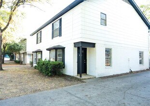 Building Photo - 2904 S Fielder Rd