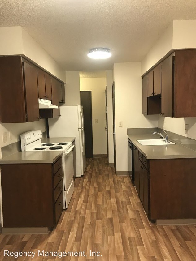 Foto principal - 4920 SW Lombard Ave