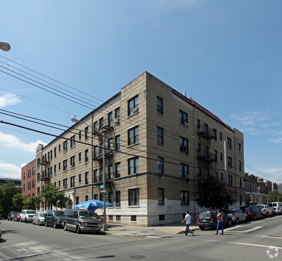 3902 111th St, Corona, NY 11368 Apartments in Corona, NY