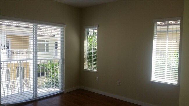 Foto del edificio - 18429 NE 28th Ave