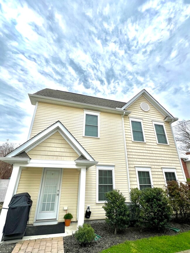 104 Charity Ln