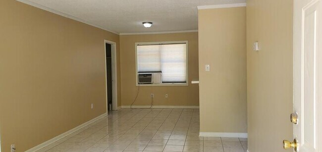 Foto del edificio - 4678 Royal Ridge Dr