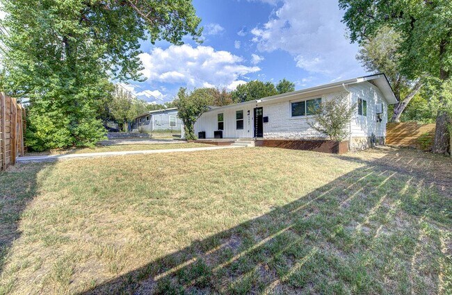 Foto del edificio - 5407 Manor Rd