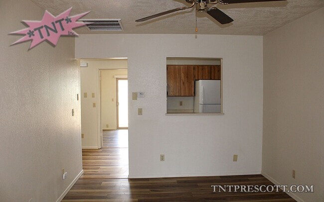 Building Photo - 1430