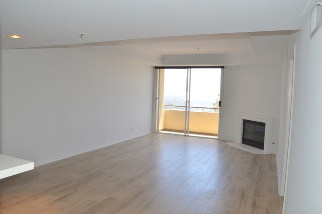 Sunset Plaza Apartments West Hollywood Ca Living Room With Balcony Sunset Plaza Apartments