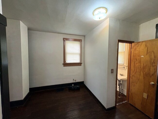 Building Photo - 1705 Bechel Pl NW
