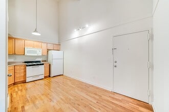 Building Photo - 716 Madison St