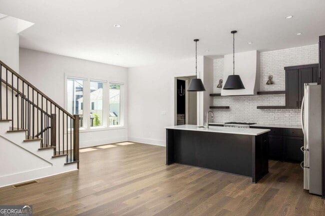 Foto del edificio - 10900 Serenbe Ln