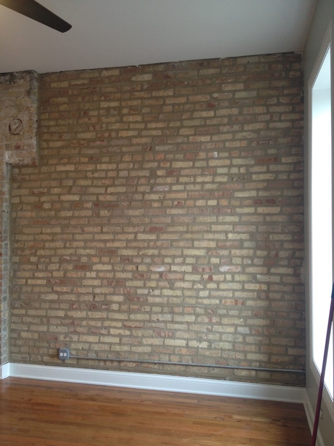 Building Photo - 903 W 35th St