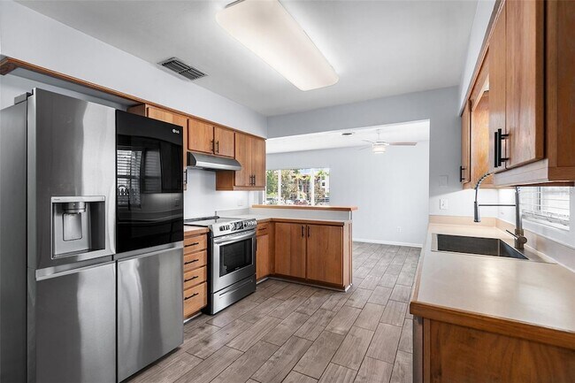 Foto del edificio - 821 Hollingsworth Rd