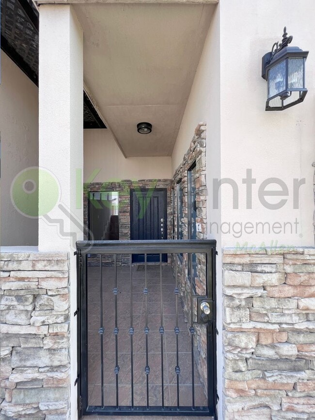 Foto del edificio - Beautiful 4B/2.5B Home in Mcallen