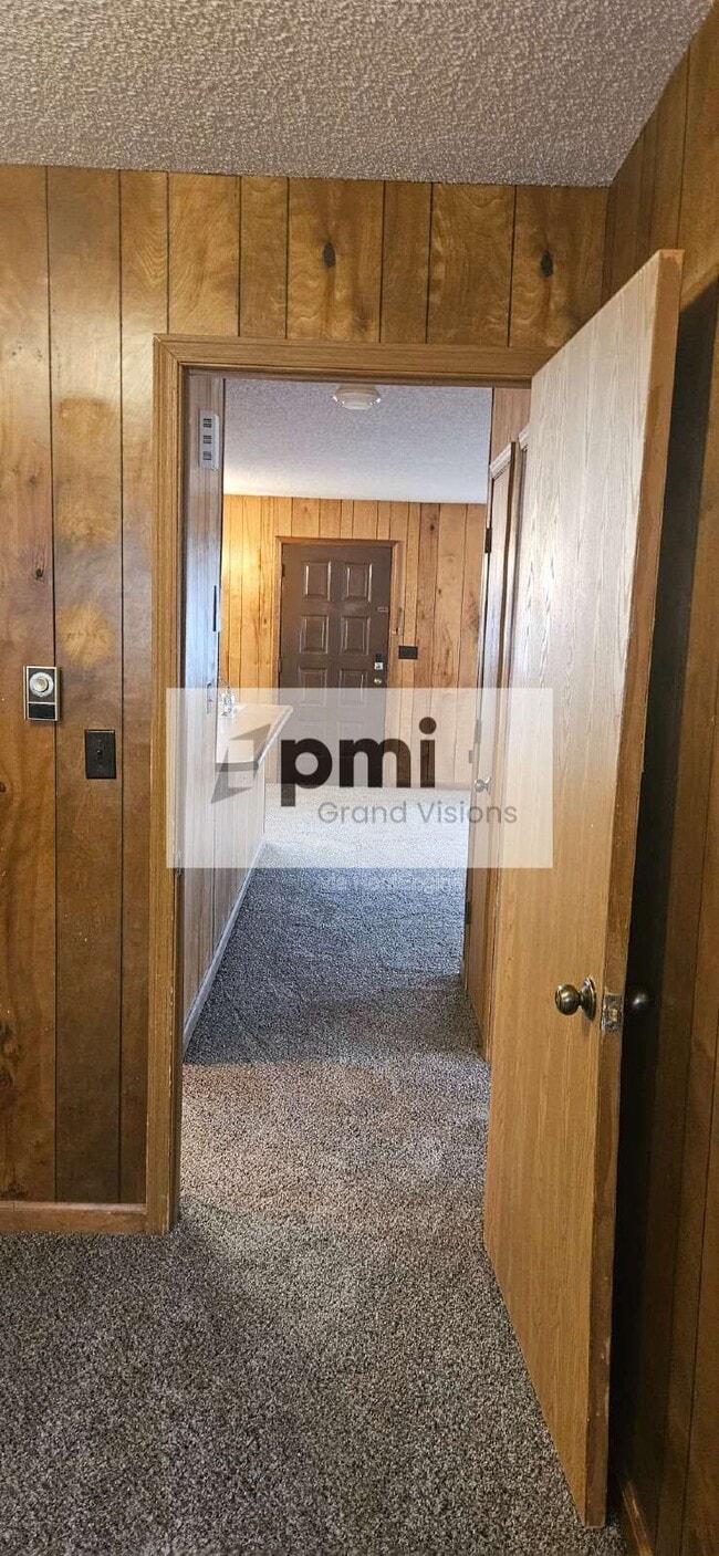 Building Photo - 955 4th St
