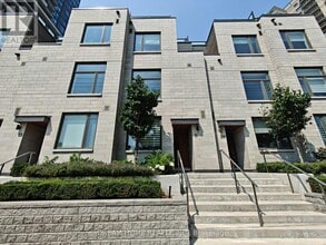 Building Photo - 270 Davenport Rd