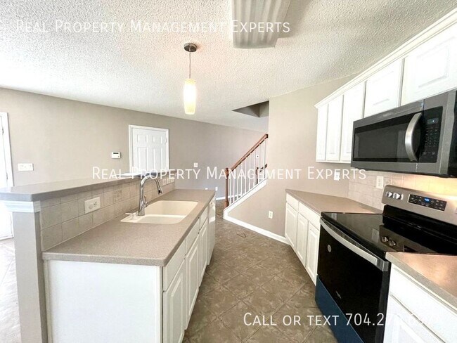 Foto del edificio - 14034 Pinyon Pine Ln