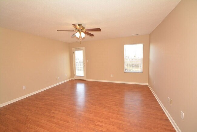 Building Photo - 5544 Wild Horse Dr