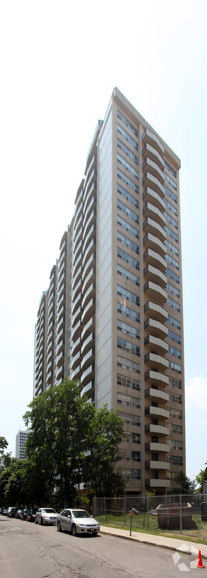 Primary Photo - Park Towers East & West