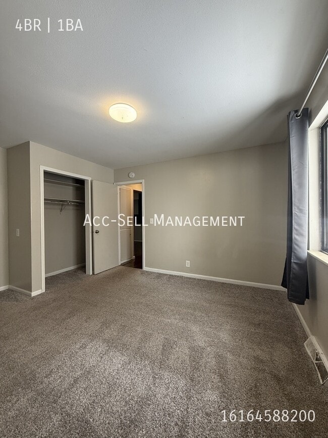 Building Photo - 5231 Rich-