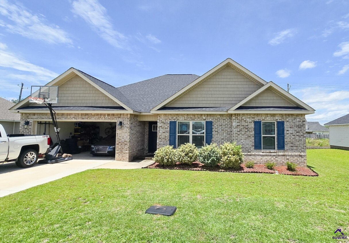 Primary Photo - 627 Broderick Cir