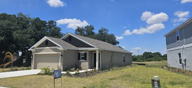 Foto del edificio - 573 Bell Prairie Cir