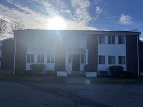 Building Photo - 272 Bedford St