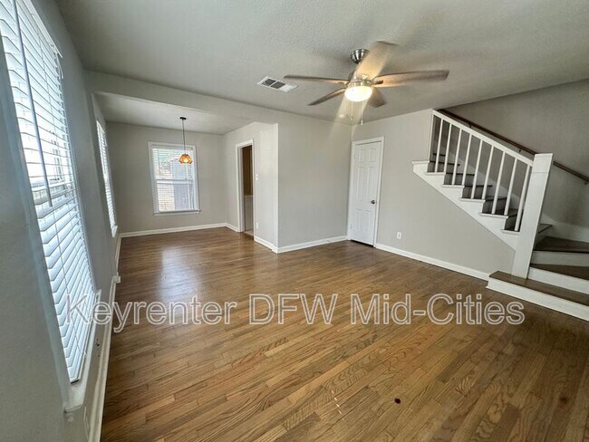 Building Photo - 309 N Oak Cliff Blvd