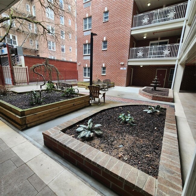 Foto del edificio - 85-15 120th St