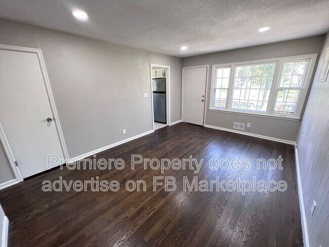 Foto del edificio - 7601 E 48th St