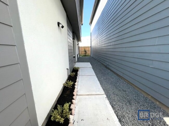 Foto del edificio - 333 N Centro Circle, Shenandoah, TX 77385