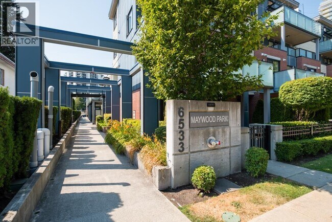 Photo du bâtiment - 6533 McKay Ave